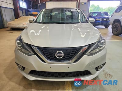 Piąte zdjęcie samochodu w środku: 2016 NISSAN SENTRA SR VIN:3N1AB7AP5GY276972 - miniatura
