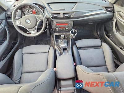 Zdjęcie 8 z 13 samochodu: 2014 BMW X1 XDRIVE28I VIN:WBAVL1C55EVY19023 - miniatura