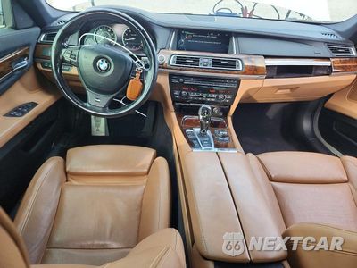 Zdjęcie 8 z 12 samochodu: 2013 BMW 740 LI VIN:WBAYE4C50DDW22550 - miniatura