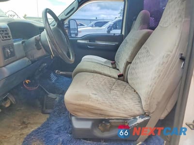Zdjęcie 7 z 12 samochodu: 2004 FORD F550 SUPER DUTY VIN:1FDAF57P64EC56733 - miniatura