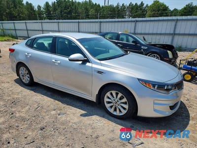 Czwarte zdjęcie samochodu z boku: 2016 KIA OPTIMA EX VIN:5XXGU4L34GG080914 - miniatura
