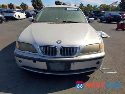 Piąte zdjęcie samochodu w środku: 2003 BMW 325 I VIN:WBAAZ334X3PH30021 - miniatura