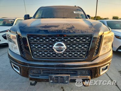 Piąte zdjęcie samochodu w środku: 2018 NISSAN TITAN XD PRO-4X VIN:1N6BA1F4XJN517457 - miniatura