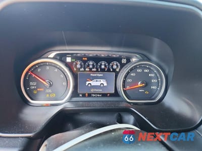 Zdjęcie 9 z 13 samochodu: 2021 CHEVROLET SUBURBAN K1500 HIGH COUNTRY VIN:1GNSKGKL4MR404737 - miniatura