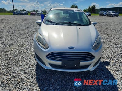 Piąte zdjęcie samochodu w środku: 2017 FORD FIESTA S VIN:3FADP4AJ1HM109402 - miniatura