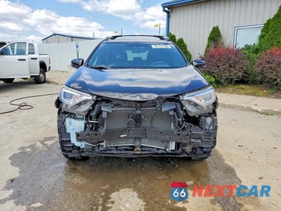 Piąte zdjęcie samochodu w środku: 2016 TOYOTA RAV4 SE VIN:2T3JFREV1GW452489 - miniatura