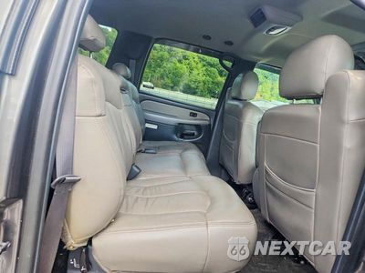 Zdjęcie 11 z 13 samochodu: 2001 CHEVROLET SUBURBAN K1500 VIN:3GNFK16T91G142394 - miniatura