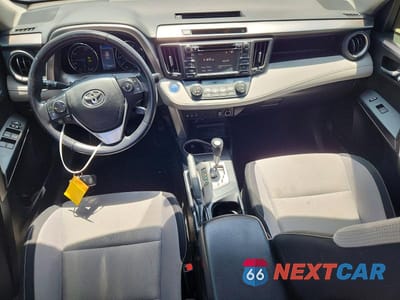 Zdjęcie 8 z 13 samochodu: 2016 TOYOTA RAV4 HV XLE VIN:JTMRJREV5GD022799 - miniatura