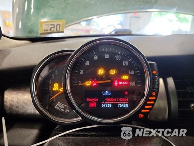 Zdjęcie 9 z 13 samochodu: 2016 MINI COOPER S VIN:WMWXU3C5XG2B67069 - miniatura