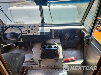 Zdjęcie 8 z 13 samochodu: 2013 FORD E450 DELIVERY TRUCK VIN:1FC4E4KL6DDB00457 - miniatura