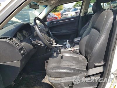 Zdjęcie 7 z 12 samochodu: 2010 CHRYSLER 300 TOURING VIN:2C3CA5CV2AH244426 - miniatura