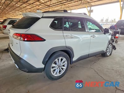 Trzecie zdjęcie samochodu z tyłu: 2023 TOYOTA COROLLA CROSS LE VIN:7MUCAAAG1PV072026 - miniatura