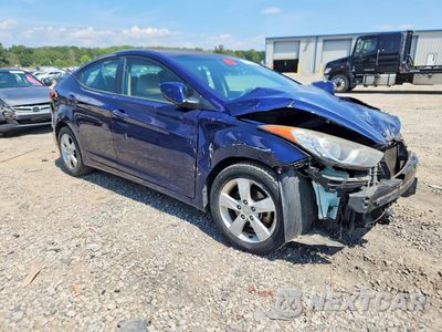 Czwarte zdjęcie samochodu z boku: 2013 HYUNDAI ELANTRA GLS VIN:5NPDH4AE2DH382388 - miniatura