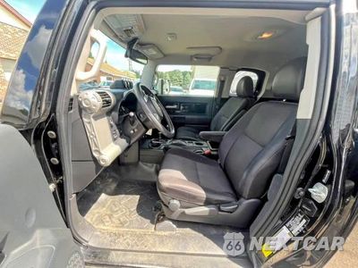 Zdjęcie 11 z 14 samochodu: 2014 TOYOTA FJ CRUISER BASE VIN:JTEBU4BF5EK181058 - miniatura