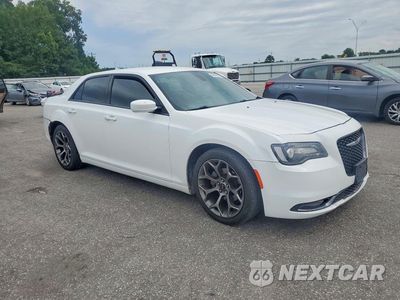 Czwarte zdjęcie samochodu z boku: 2015 CHRYSLER 300 S VIN:2C3CCABG6FH898830 - miniatura