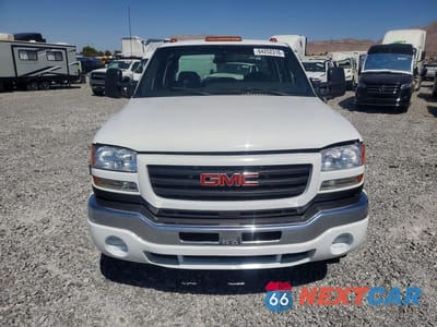 Piąte zdjęcie samochodu w środku: 2006 GMC SIERRA C2500 HEAVY DUTY VIN:1GTHC23D36F201370 - miniatura