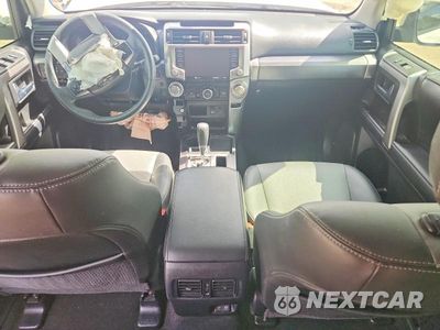 Zdjęcie 8 z 13 samochodu: 2020 TOYOTA 4RUNNER SR5 PREMIUM VIN:JTEZU5JR0L5215161 - miniatura