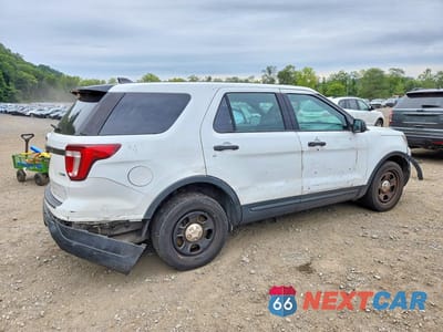 Trzecie zdjęcie samochodu z tyłu: 2019 FORD EXPLORER POLICE INTERCEPTOR VIN:1FM5K8AR1KGA29685 - miniatura