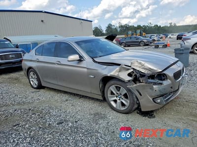 Czwarte zdjęcie samochodu z boku: 2013 BMW 528 XI VIN:WBAXH5C53DDW14872 - miniatura