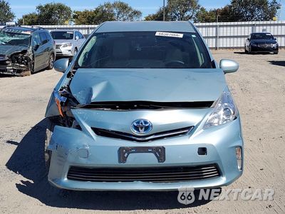 Piąte zdjęcie samochodu w środku: 2014 TOYOTA PRIUS V THREE VIN:JTDZN3EUXEJ011742 - miniatura