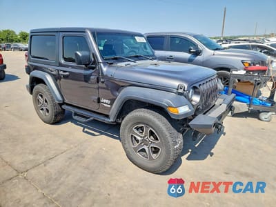 Czwarte zdjęcie samochodu z boku: 2018 JEEP WRANGLER SPORT VIN:1C4GJXAGXJW161356 - miniatura