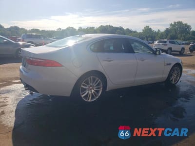 Trzecie zdjęcie samochodu z tyłu: 2018 JAGUAR XF PORTFOLIO LE VIN:SAJBN4EV9JCY53312 - miniatura