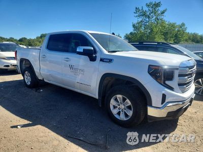 Czwarte zdjęcie samochodu z boku: 2023 GMC SIERRA K1500 SLE VIN:1GTUUBE8XPZ327222 - miniatura