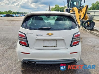 Zdjęcie 6 z 12 samochodu: 2017 CHEVROLET SONIC VIN:1G1JG6SH1H4172198 - miniatura