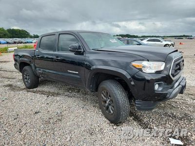 Czwarte zdjęcie samochodu z boku: 2022 TOYOTA TACOMA SR5 V6 VIN:3TMAZ5CN3NM181727 - miniatura