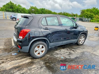 Trzecie zdjęcie samochodu z tyłu: 2018 CHEVROLET TRAX LS VIN:3GNCJNSB3JL210609 - miniatura