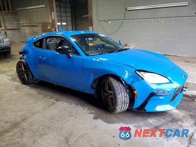 Czwarte zdjęcie samochodu z boku: 2023 TOYOTA GR 86 PREMIUM VIN:JF1ZNBE12P9752610 - miniatura