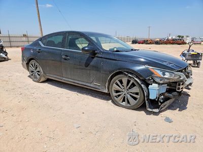 Czwarte zdjęcie samochodu z boku: 2019 NISSAN ALTIMA EDITION ONE VIN:1N4AL4FV9KC100515 - miniatura