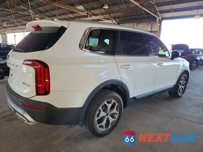 Trzecie zdjęcie samochodu z tyłu: 2020 KIA TELLURIDE EX VIN:5XYP34HC7LG038268 - miniatura