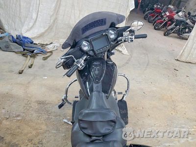 Zdjęcie 6 z 8 samochodu: 2019 INDIAN MOTORCYCLE CO. CHIEFTAIN LIMITED VIN:56KTCAAA7K3380712 - miniatura