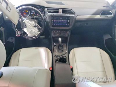 Zdjęcie 8 z 14 samochodu: 2018 VOLKSWAGEN TIGUAN SE VIN:3VV2B7AX5JM029002 - miniatura
