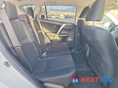 Zdjęcie 11 z 14 samochodu: 2018 TOYOTA RAV4 LE VIN:JTMZFREVXJJ750936 - miniatura