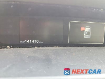 Zdjęcie 9 z 12 samochodu: 2016 TOYOTA PRIUS THREE TOURING VIN:JTDKARFU0G3524620 - miniatura