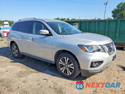 Czwarte zdjęcie samochodu z boku: 2017 NISSAN PATHFINDER SV VIN:5N1DR2MN9HC664070 - miniatura