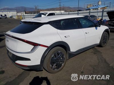 Trzecie zdjęcie samochodu z tyłu: 2025 KIA EV6 LIGHT LONG RANGE VIN:5XYC34JA6SG008572 - miniatura