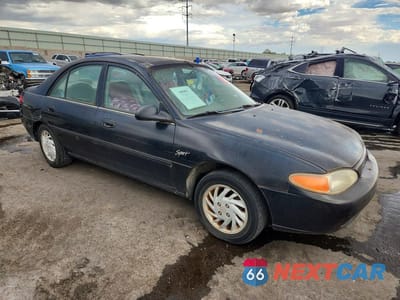 Czwarte zdjęcie samochodu z boku: 1998 FORD ESCORT SE VIN:1FAFP13P4WW285396 - miniatura