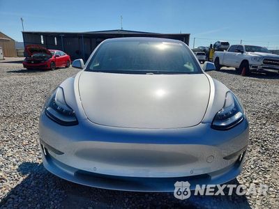 Piąte zdjęcie samochodu w środku: 2018 TESLA MODEL 3 VIN:5YJ3E1EB7JF114546 - miniatura