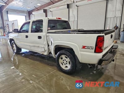 Drugie zdjęcie samochodu z przodu: 2005 CHEVROLET SILVERADO K1500 VIN:2GCEK13T451342896 - miniatura