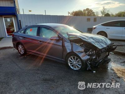 Czwarte zdjęcie samochodu z boku: 2019 HYUNDAI SONATA SE VIN:5NPE24AF6KH801838 - miniatura