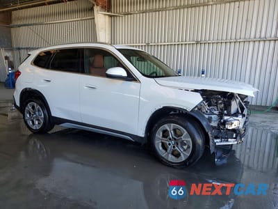 Czwarte zdjęcie samochodu z boku: 2026 BMW X1 XDRIVE28I VIN:WBX73EF01T5621185 - miniatura