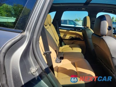 Zdjęcie 10 z 12 samochodu: 2015 PORSCHE CAYENNE VIN:WP1AF2A2XFLA35195 - miniatura