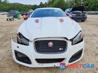 Piąte zdjęcie samochodu w środku: 2014 JAGUAR XF R VIN:SAJWA0JHXEMU12701 - miniatura