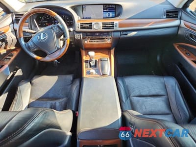 Zdjęcie 8 z 12 samochodu: 2013 LEXUS LS 460 VIN:JTHCL1EF5D5018427 - miniatura
