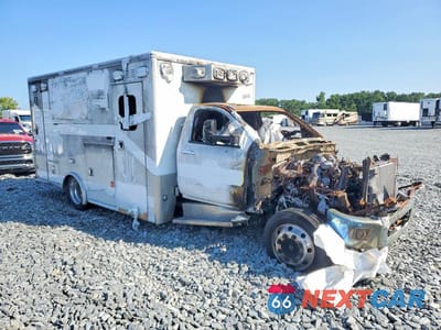 Czwarte zdjęcie samochodu z boku: 2023 INTERNATIONAL CV515 - AMBULANCE VIN:1HTKSSWK5PH091062 - miniatura