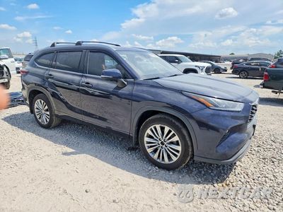 Czwarte zdjęcie samochodu z boku: 2024 TOYOTA HIGHLANDER PLATINUM VIN:5TDKDRAH8RS544052 - miniatura