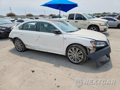 Czwarte zdjęcie samochodu z boku: 2015 VOLKSWAGEN PASSAT SE VIN:1VWBS7A33FC054689 - miniatura